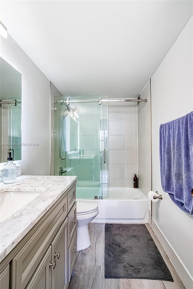 Building Photo - 2500 Parkview Dr