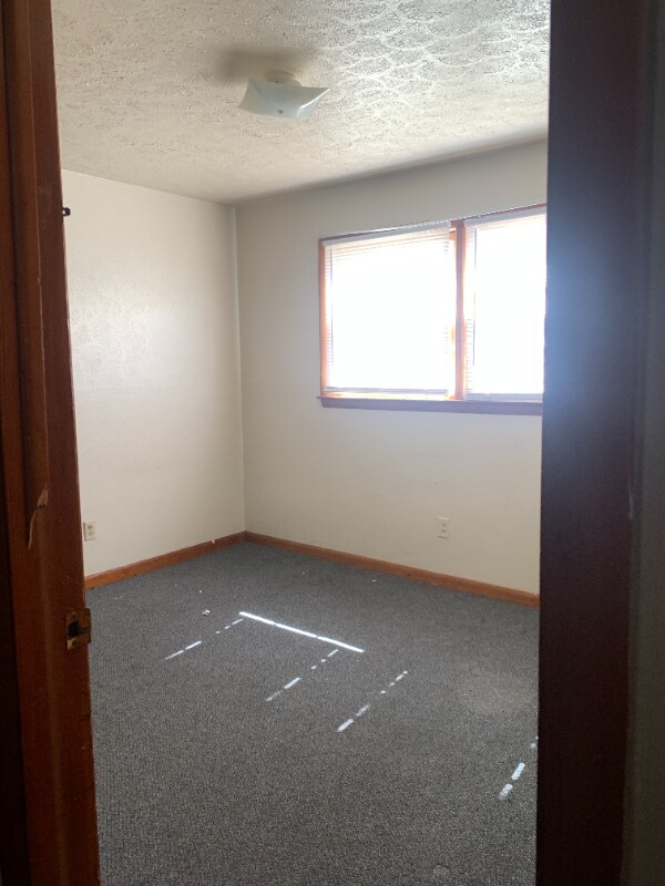 Building Photo - 102 Oakwood St