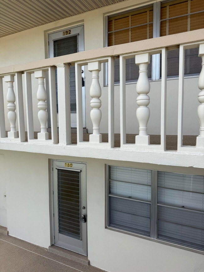 Building Photo - 192 Waltham H