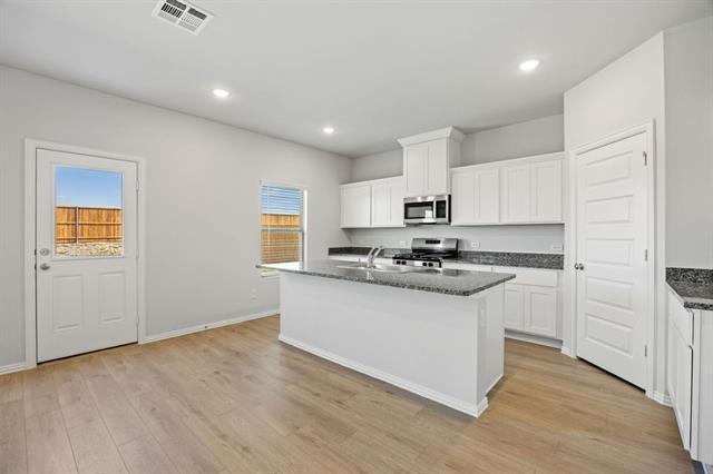 Building Photo - 512 Meadow Run Dr