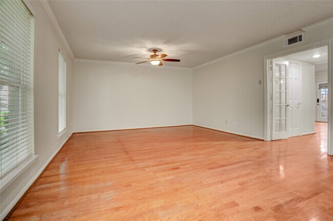 Building Photo - 2253 Triway Ln