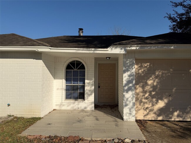 Building Photo - 1310 Goswell Ln