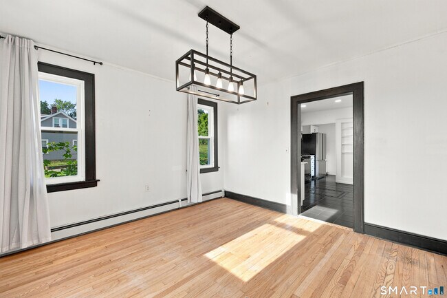 Building Photo - 109 Johnson St