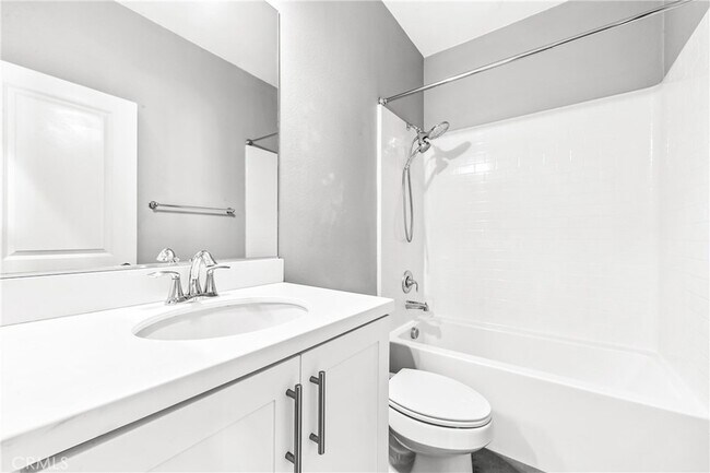 Building Photo - 6331 Pacific Wy