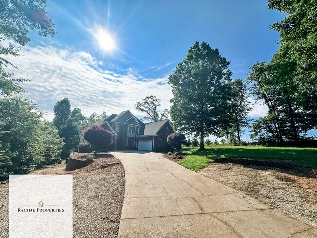 Building Photo - **Your Dream Home Awaits in This Exceptional Cul-de-Sac Retreat**