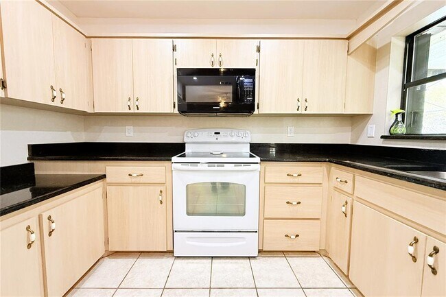 Building Photo - 3201 Bartlett St