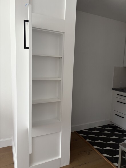 Pantry - 2175 Calle Ola Verde