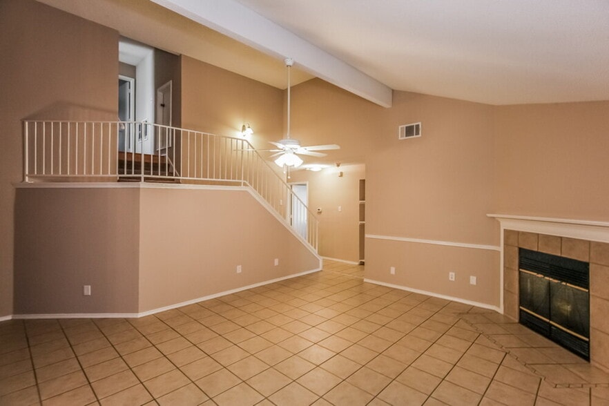 Building Photo - 6505 Nicole Way