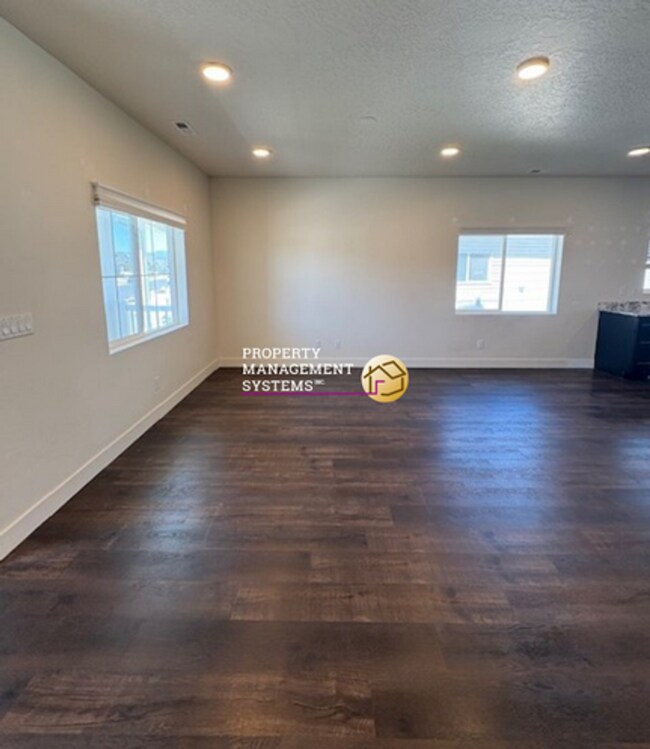 Building Photo - 4 Bedroom Eagle Mountain Home