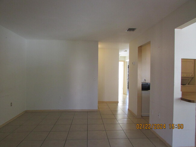 Building Photo - 4125 Pinewood Dr NE