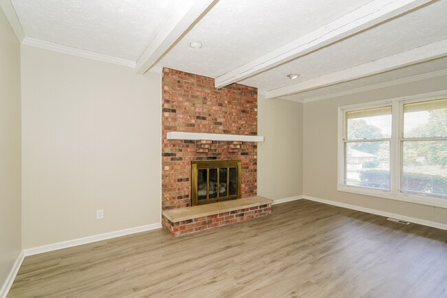 Building Photo - Spacious 4 Bedroom Greenwood Home