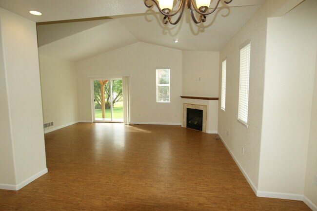 Building Photo - 426 Saint Ida Cir