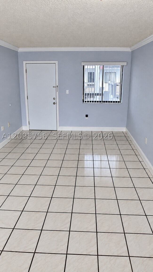 Building Photo - 5290 W 21st Ct