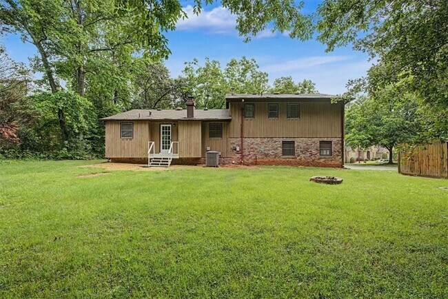 Building Photo - 2985 Fredrick Dr