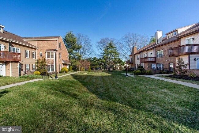 Building Photo - 33 Dogwood Ln