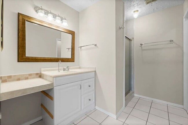 Building Photo - 18703 Lippizaner Dr