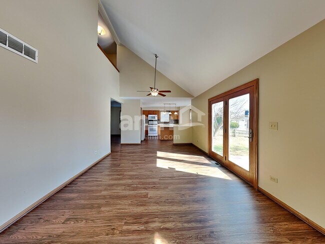 Building Photo - 4506 W Riverside Dr