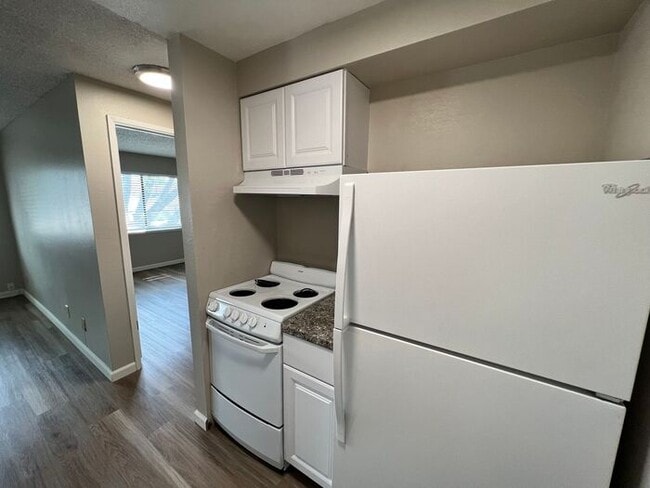 Building Photo - MOVE IN SPECIAL!! DEPOSIT MOVES YOU IN!!!