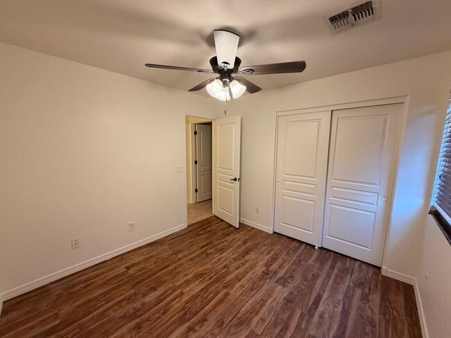 Building Photo - Charming 3 bed + bonus room, 2 bath home in the Ghost Ranch Communtity