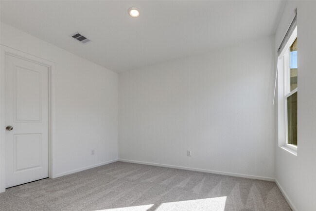 Building Photo - 1528 Crowson Rdg