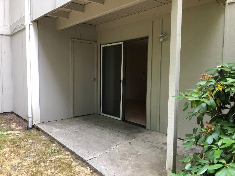 Building Photo - 3206 Pine Rd NE