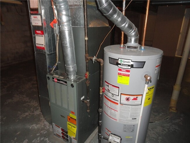 Building Photo - 64 Greenway Blvd