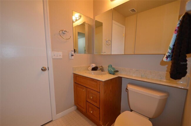 Building Photo - 5057 Bermuda Cir