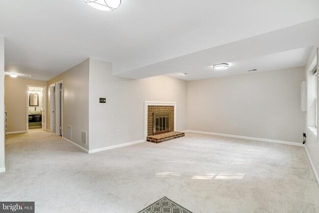 Building Photo - 2131 Kings Mill Ct