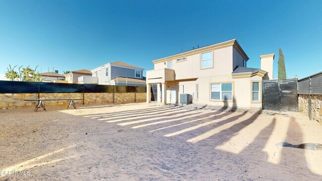 Building Photo - 10803 Elise St