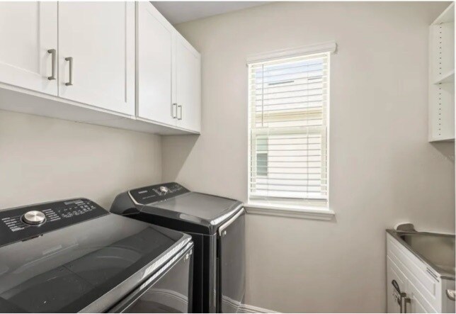 Building Photo - 8887 Sonoma Coast Dr