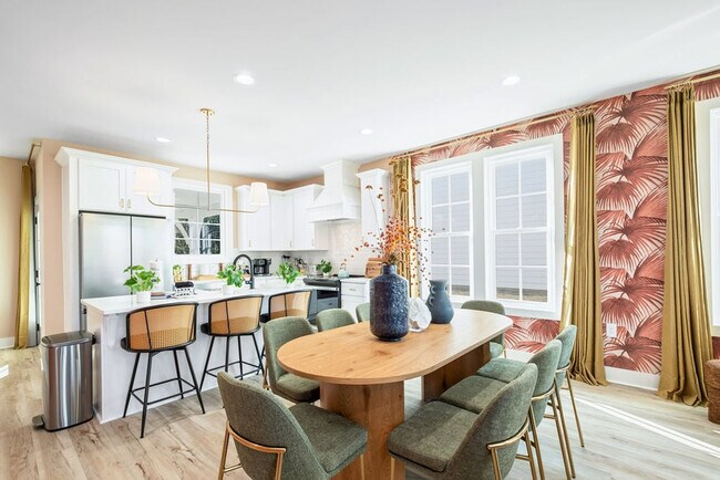 Building Photo - 19901 Charlie Claude Dr