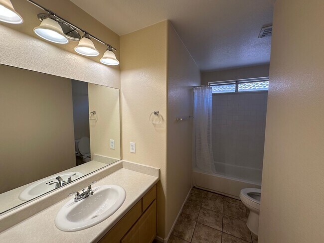 Building Photo - 4bed house ready for occupancy