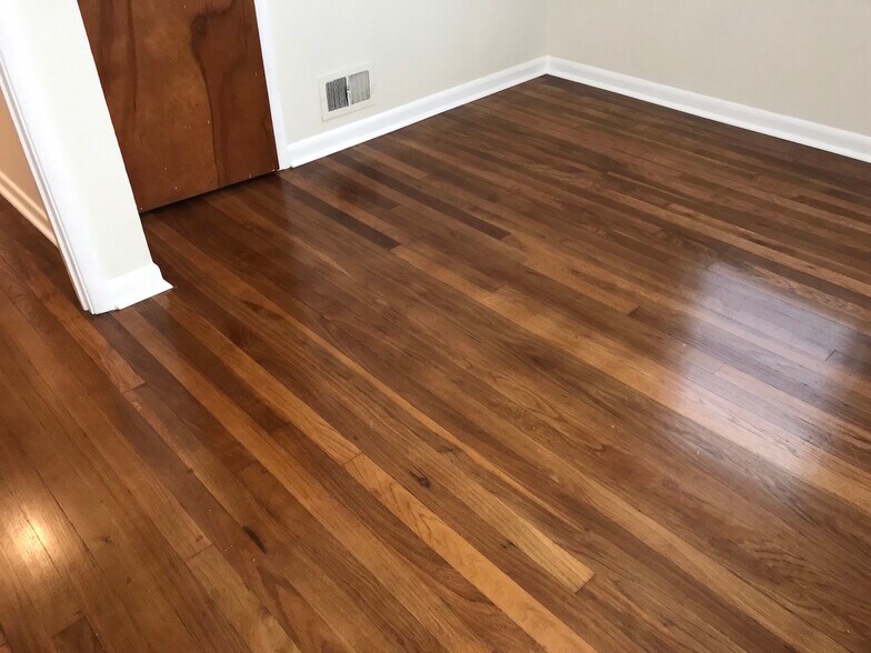 Building Photo - 2659 W 22nd St