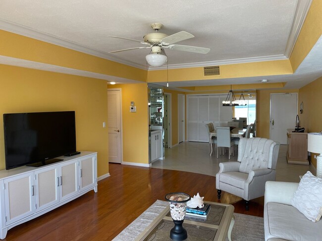 Building Photo - Gulf views from this Cozy 2 Bedroom Condo-...