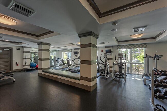 Building Photo - 2421 NE 65th St