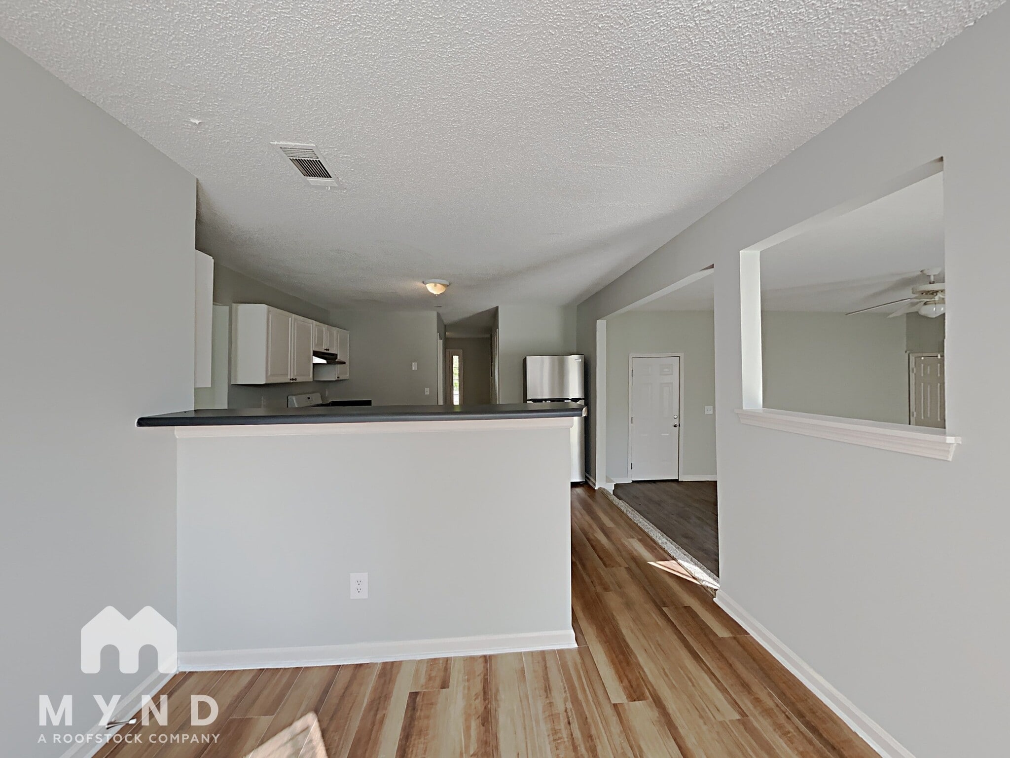 Building Photo - 1128 Village Oaks