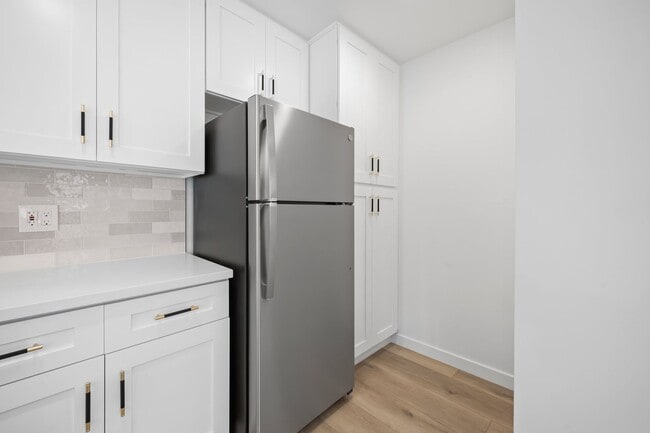 Building Photo - Fully furnished 1 bed 1 bath in Mission Beach.