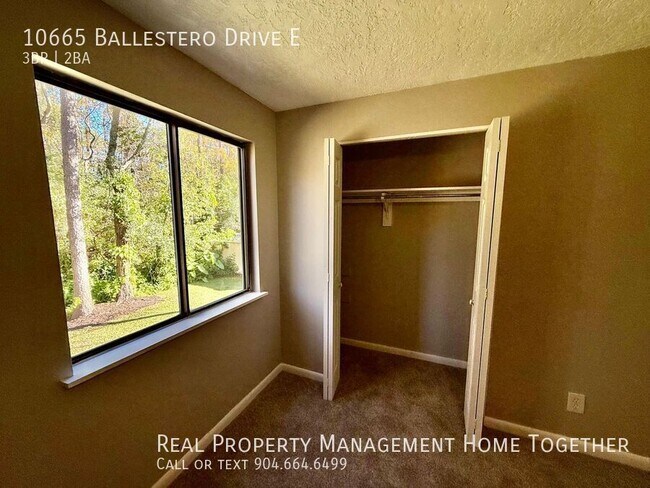 Building Photo - 10665 Ballestero Dr E