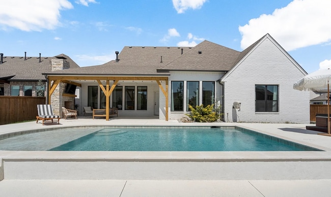 Building Photo - Gorgeous 4 bedroom & 4 Bath Luxury Home in...