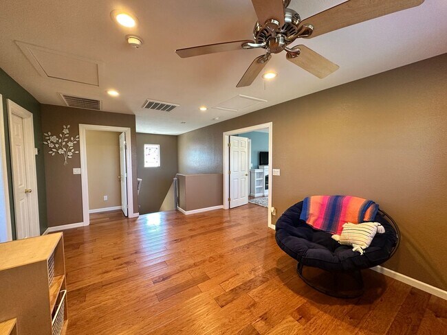 Building Photo - Furnished Home in Henderson