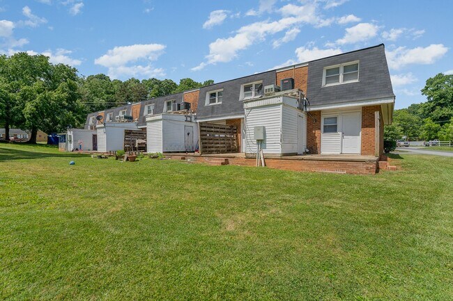 Building Photo - 731 Old Liberty Rd