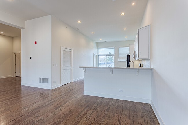 Building Photo - 2100 Greenwood St