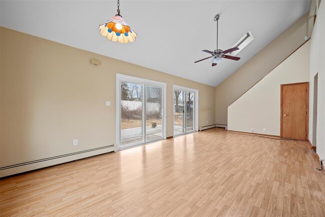 Building Photo - 37 St Georges Ave