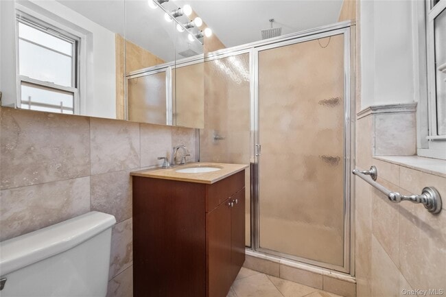 Building Photo - 730 Pelham Rd