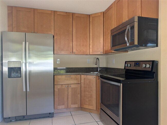 Primary Photo - 300 SW 20th St