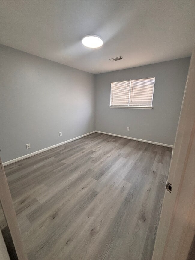 Building Photo - 6410 Waldron Dr