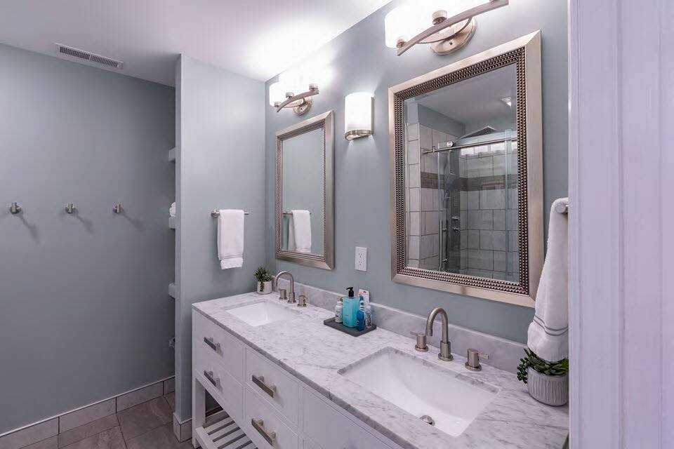 Building Photo - 3000 Golden Rd