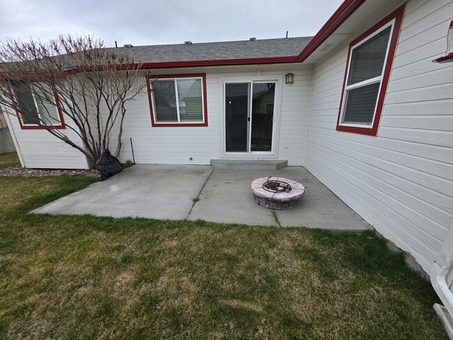 Building Photo - 1415 Chelsey Cir