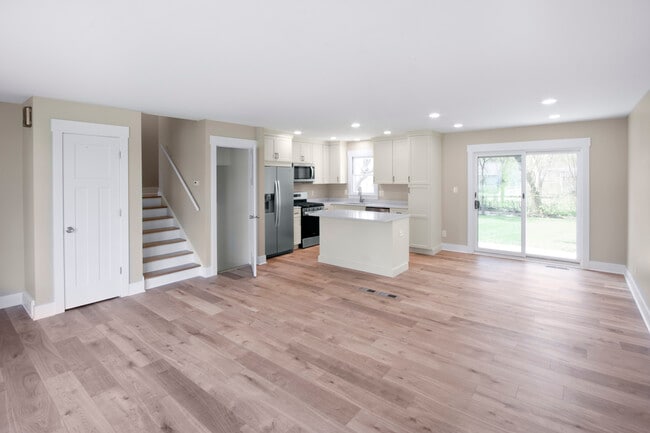 Building Photo - 6415 Londonderry Dr