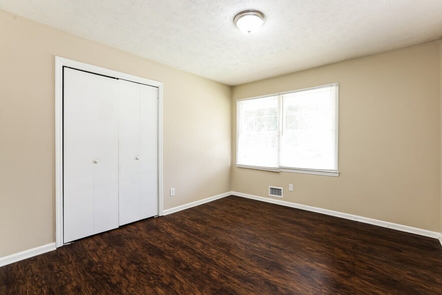 Building Photo - 4649 Danna Dr